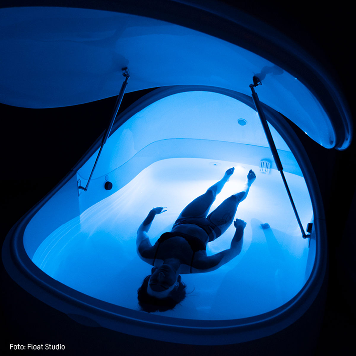 139 Float Studio Kvinde 600X600px