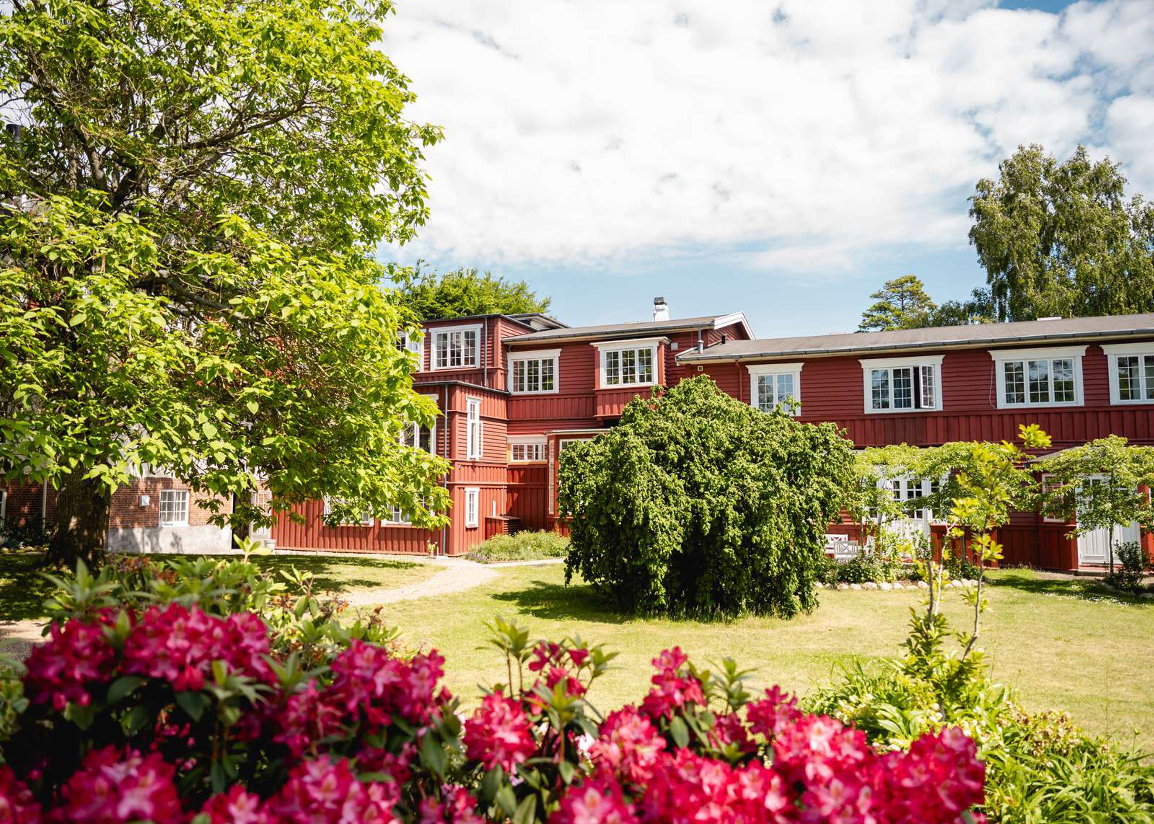 1600Px COLOURBOX67183343