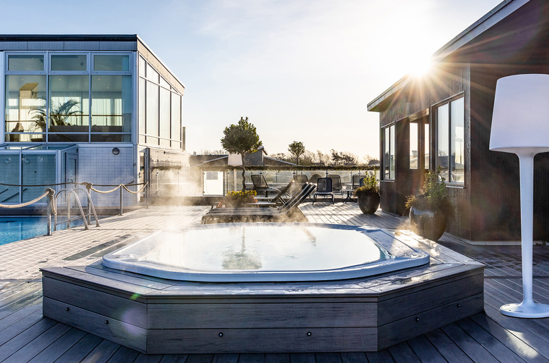 Hero Massagepool Klar1920x1080