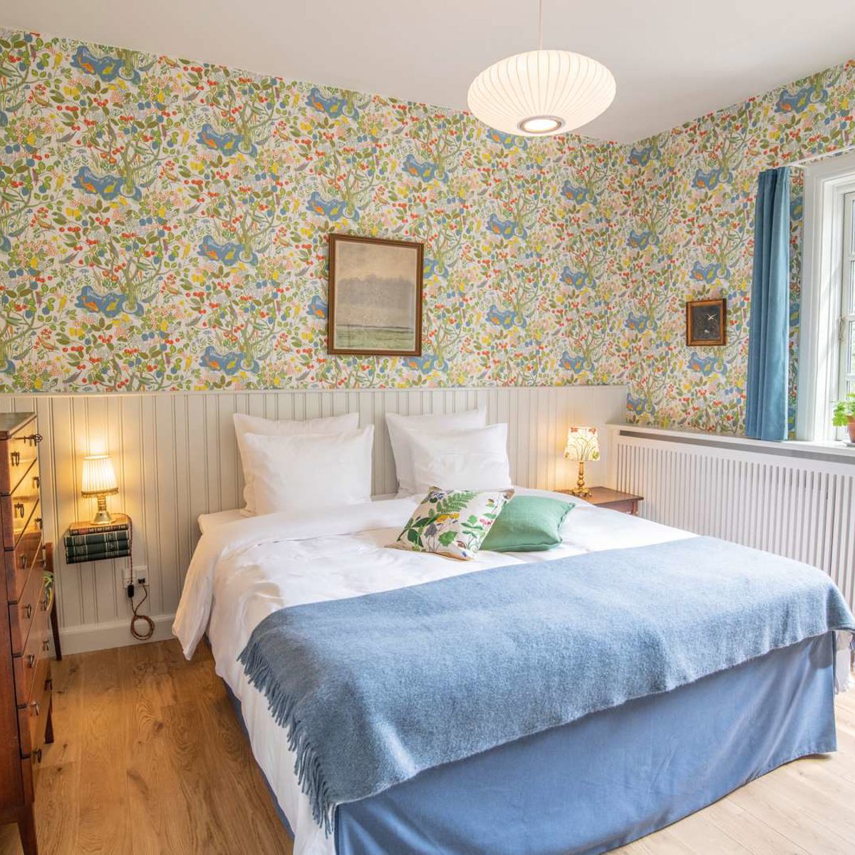 1600Px COLOURBOX67183345